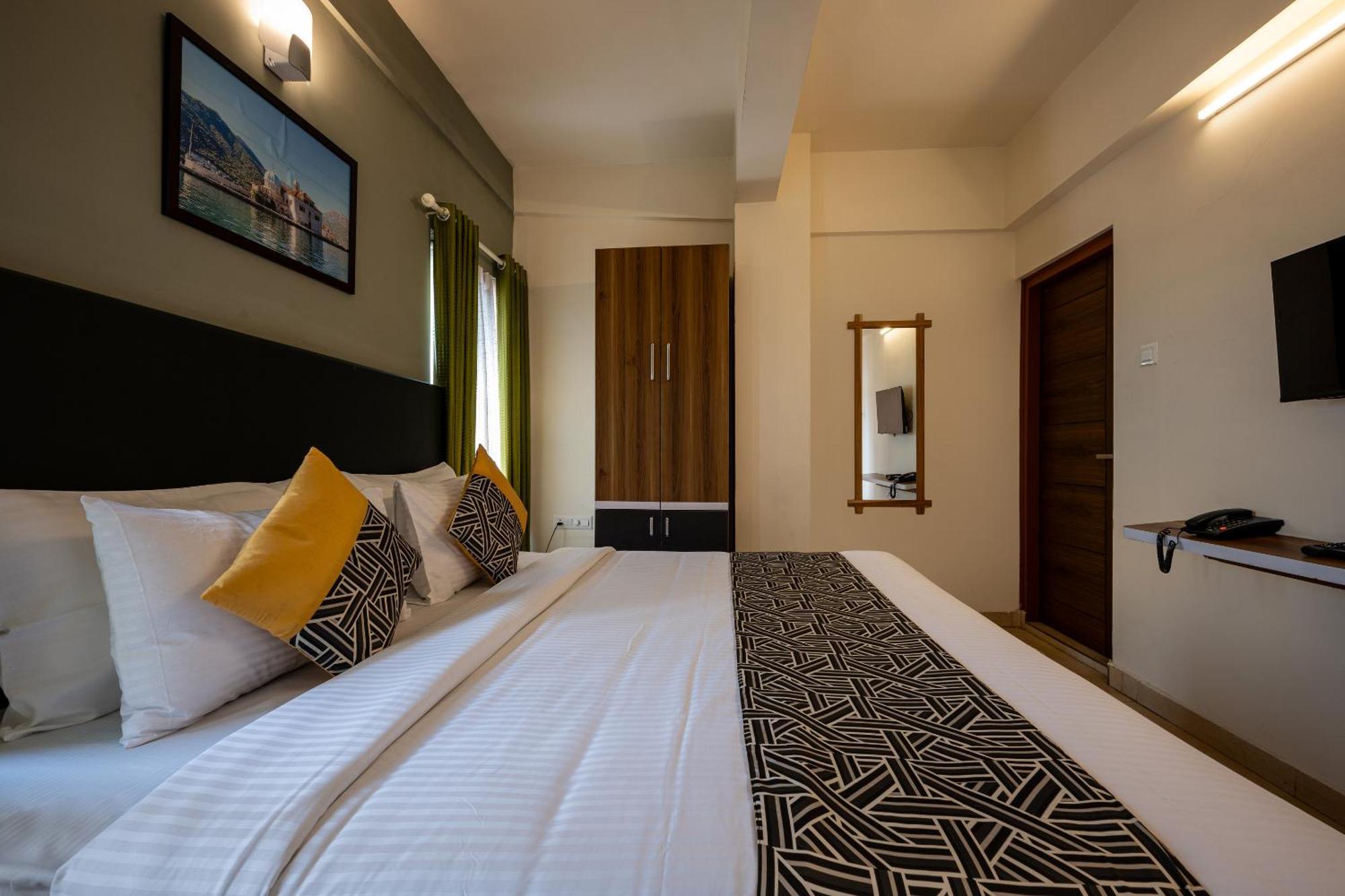 Cj Grande By Jesway Hotels & Resorts Kochi 외부 사진