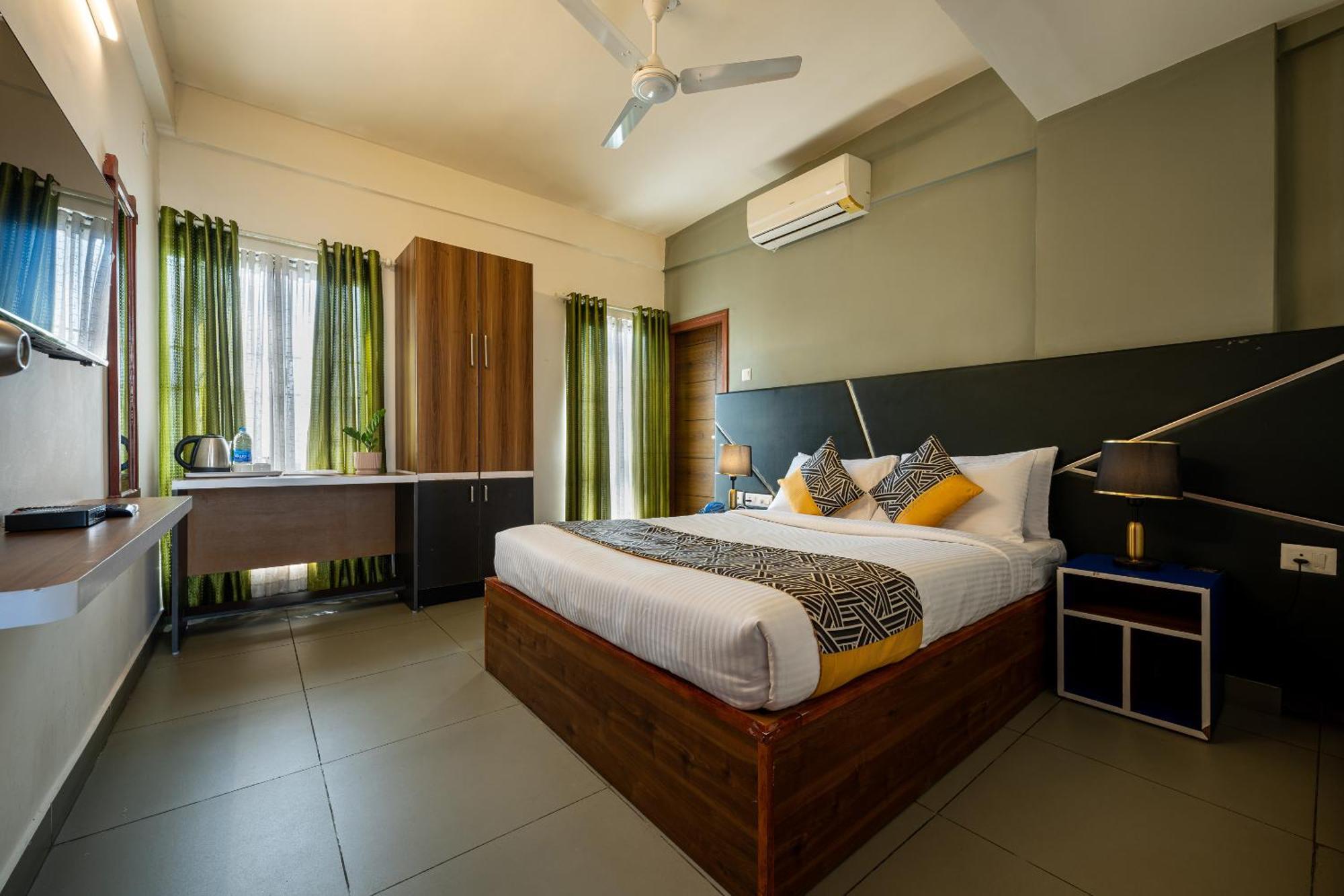 Cj Grande By Jesway Hotels & Resorts Kochi 외부 사진