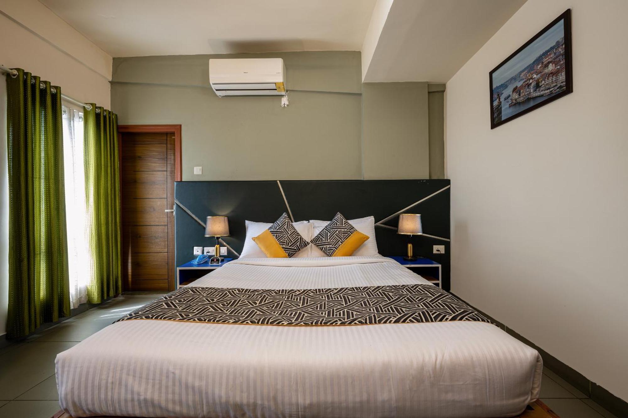 Cj Grande By Jesway Hotels & Resorts Kochi 외부 사진