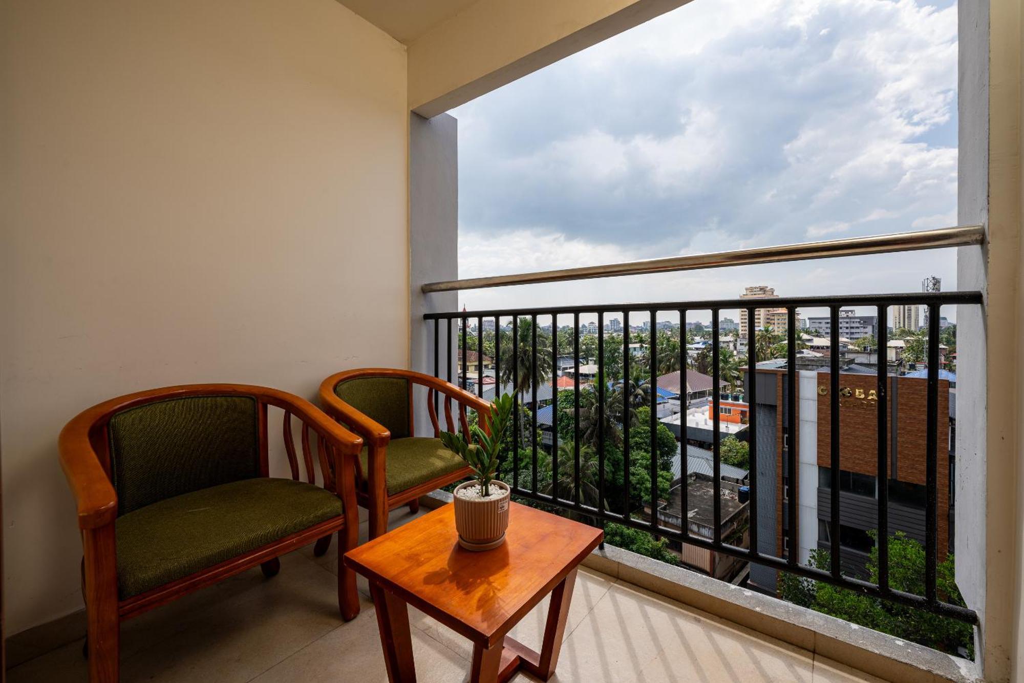 Cj Grande By Jesway Hotels & Resorts Kochi 외부 사진