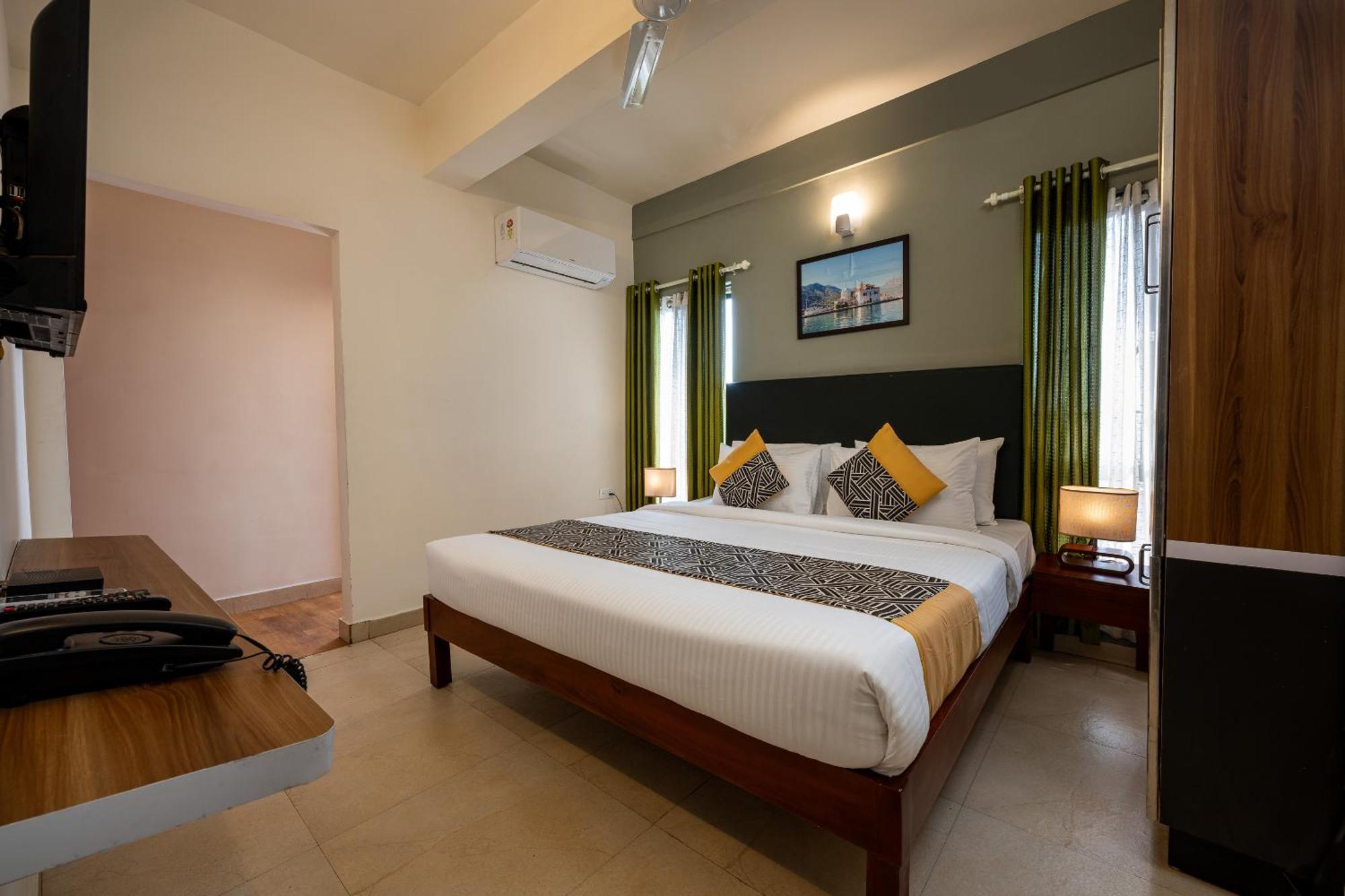 Cj Grande By Jesway Hotels & Resorts Kochi 외부 사진