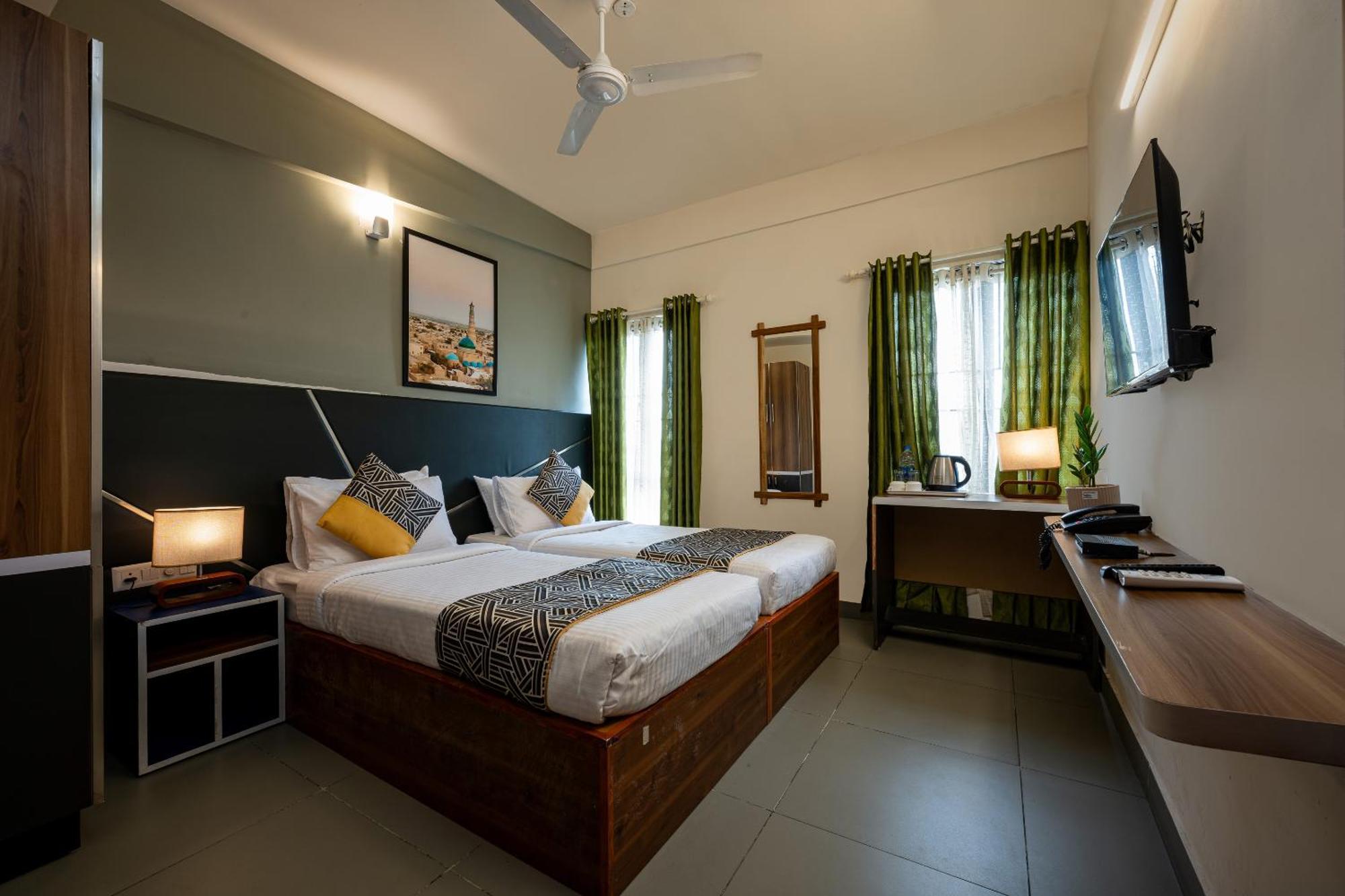 Cj Grande By Jesway Hotels & Resorts Kochi 외부 사진