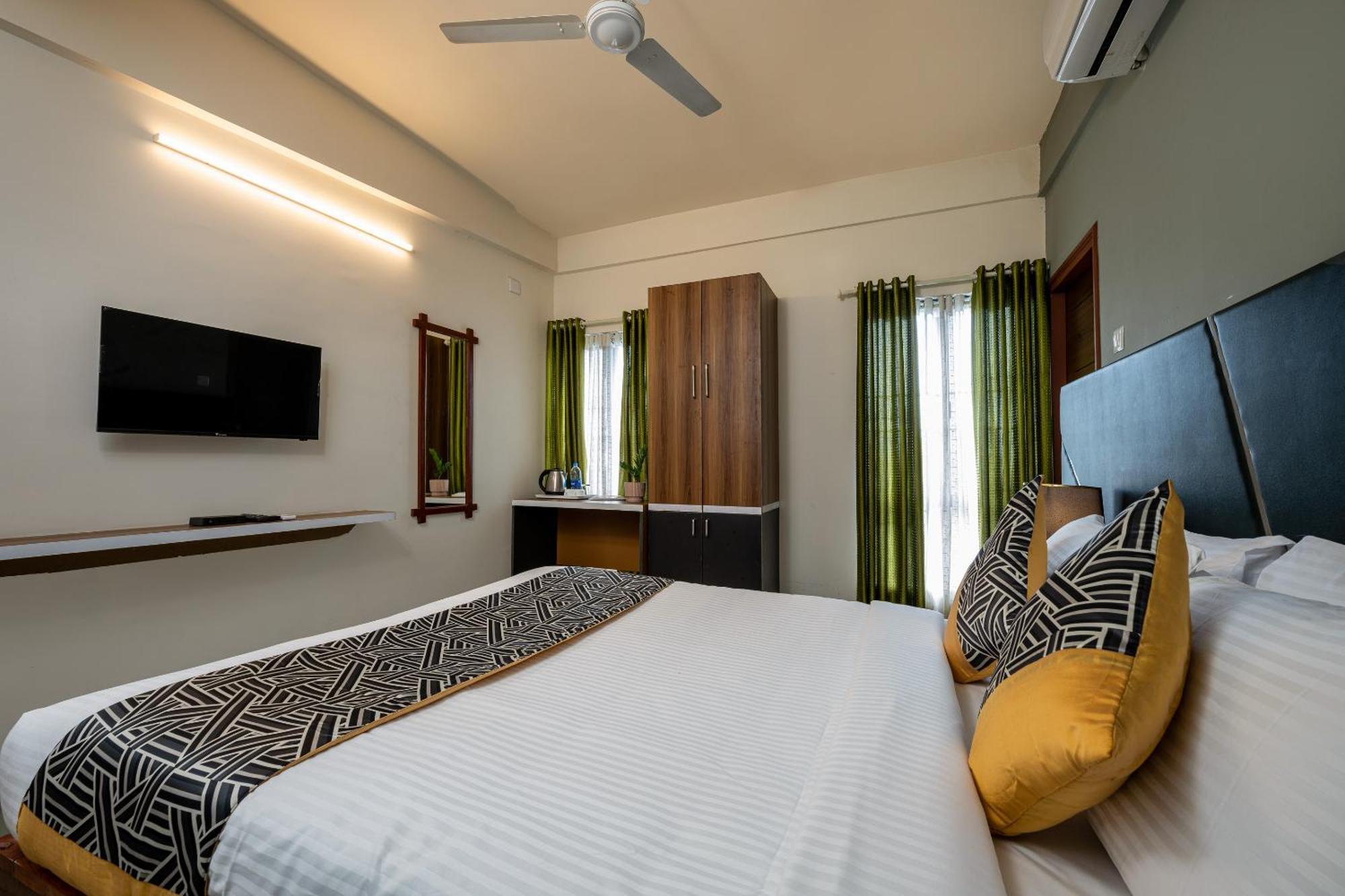 Cj Grande By Jesway Hotels & Resorts Kochi 외부 사진