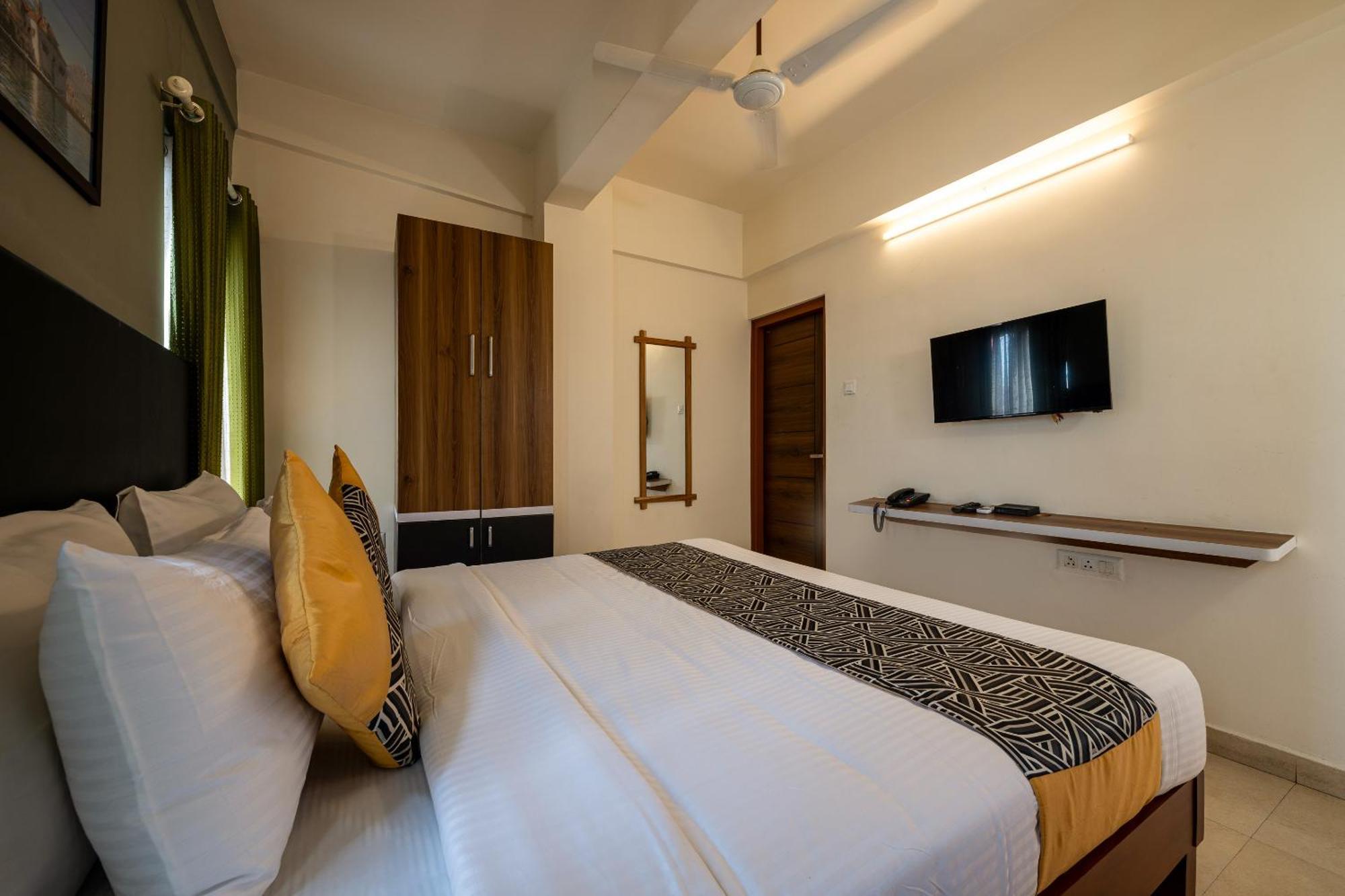 Cj Grande By Jesway Hotels & Resorts Kochi 외부 사진