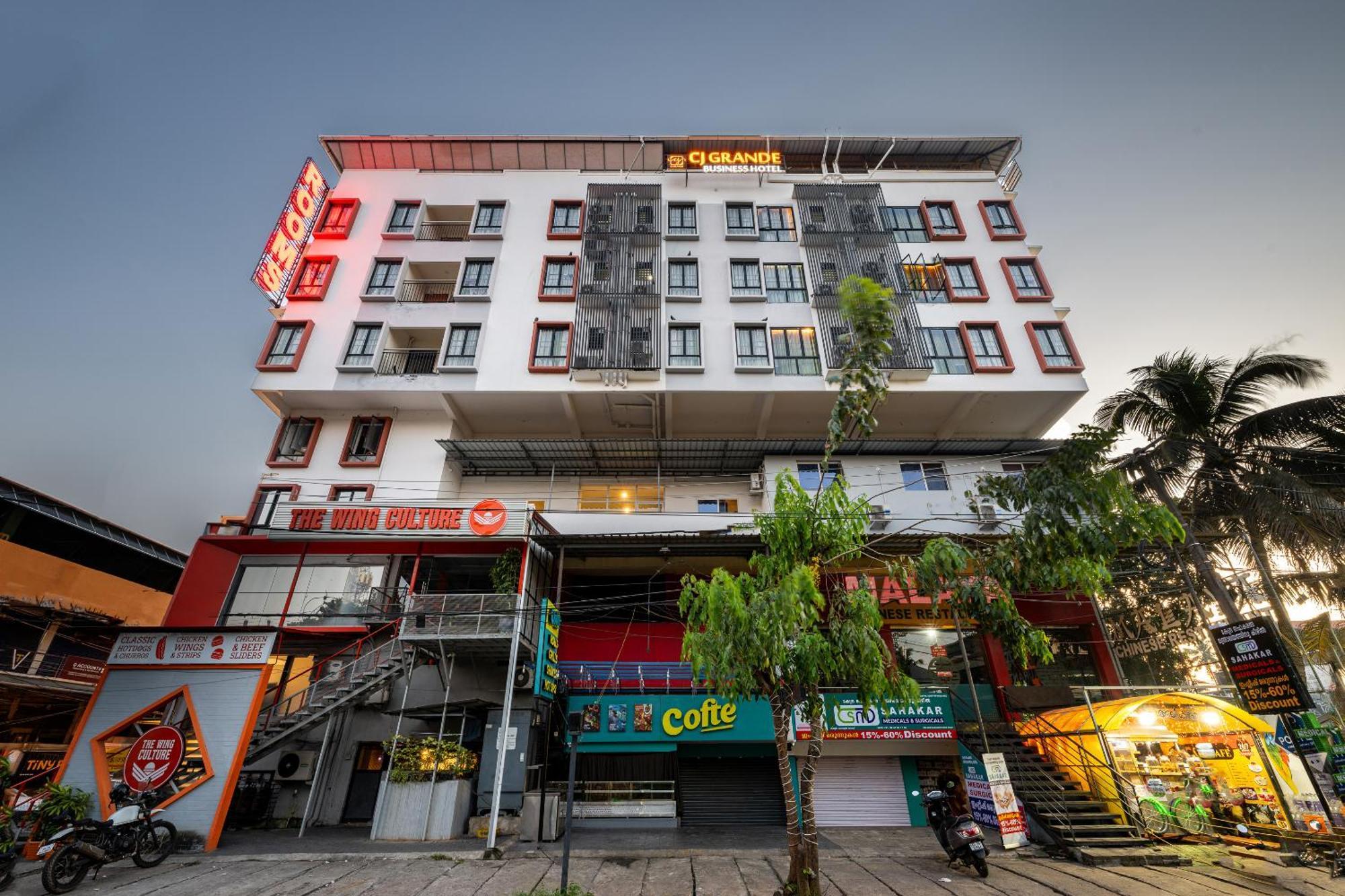 Cj Grande By Jesway Hotels & Resorts Kochi 외부 사진